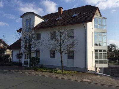 2,5 Zimmer-Wohnung mit Garage, Gartennutzung, Keller, Abstellraum