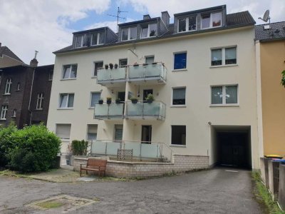 Erdgeschosswohnung mit toller Terrasse & Balkon, neues Badezimmer