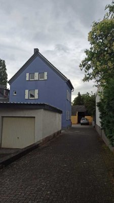 Provisionsfreies Investment:  Schönes 5-Zimmer-Einfamilienhaus gehobener Innenausstattung in Urmitz