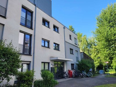 --RESERVIERT-- Lichtdurchflutete, moderne 3-Zimmer-Wohnung mit Balkon in Lindenthal - provisionsfrei