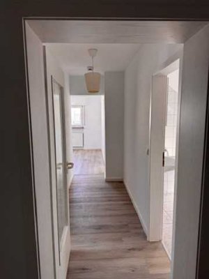 VOLLSTÄNDIG sanierte 2-Raum-Dachgeschosswohnung  in Egelsbach