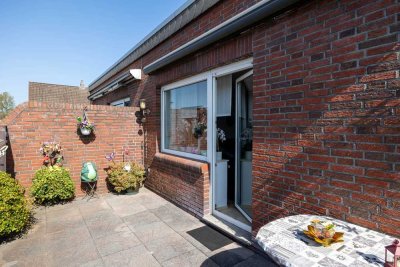 *** WOHNUNG im ERDGESCHOSS - 3 ZKB GÄSTE WC HWR - TERRASSE mit MARKISE - praktische LAGE ***