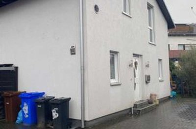 Wesseling, Wärmepumpe, attraktives KfW 70 Haus, leerstehend, von Privat