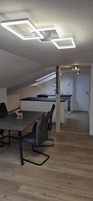 Möblierte Dachgeschoss Wohnung 45qm neu renoviert