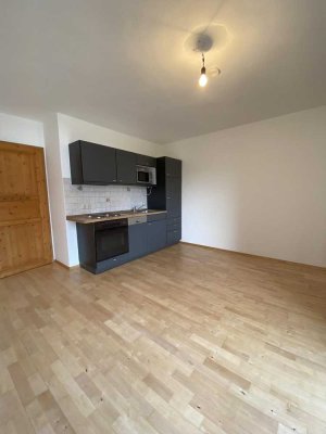 Schöne 2-Zimmer Wohnung mit Balkon in Königsdorf-Osterhofen