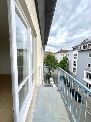 Helle 3-Zimmer-Wohnung im Zentrum von Stuttgart - auch ideal als WG geeignet!