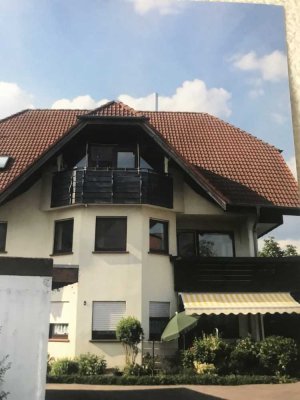 Attraktive 4-Zimmer-Wohnung mit Balkon in Petersberg