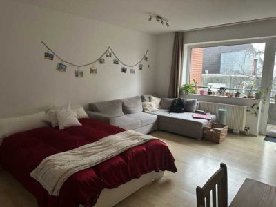 Exklusive, geräumige 1-Zimmer-Wohnung mit Balkon und Einbauküche in Paderborn