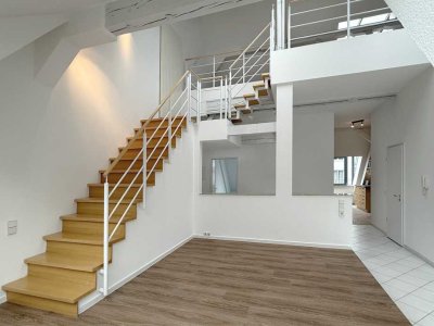 Schicke DG-Maisonette - Balkon - ruhig - saniertes Denkmal