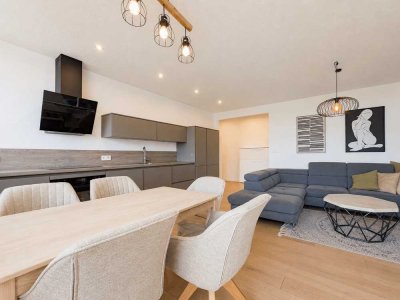 Ein Zuhause zum Verlieben: modern saniert, hell und mit Stadtblick
