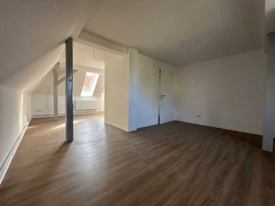 Moderne 2-Raumwohnung im Dachgeschoss – Helles Wohnen mit Charme
