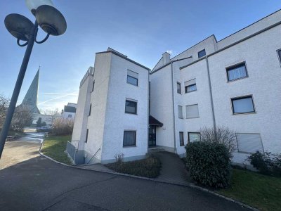 Attraktive neu sanierte 2 ZKB Wohnung mit Einbauküche und Balkon