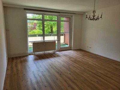 Sonnige 2,5-Zimmer-Wohnung mit EBK in Hamburg-Rissen von privat