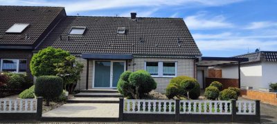 Gepflegtes Einfamilienhaus mit viel Platz in ruhiger Lage und unverbautem Blick ins Grüne.