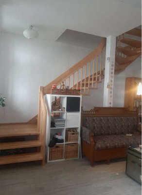 Helle und freundliche Maisonette Wohnung mit Terrasse und Balkon in beliebter Wohnlage