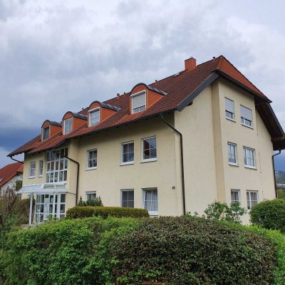 Gemütliche 2-Zimmer-Wohnung mit Balkon & Tiefgarage in ruhiger Lage von Bad Liebenstein