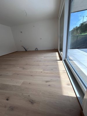 Erstbezug - Exklusive 2-Zimmer-Wohnung in Ruhelage mit traumhaftem Ausblick