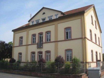 große Jugendstil-Wohnung in Innenstadt-Lage EG