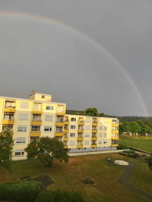 Sonnenverwöhnte 2-Zimmer-Wohnung mit neuer Einbauküche und Tiefgaragenstellplatz zu vermieten