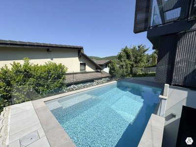 Exklusive Neubauvilla in absoluter Ruhelage mit Pool