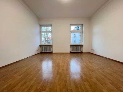 KL - Nähe Stadtpark, 4 ZKB, ''Altbau'', Einbauküche, Tageslichtbad, Hof/Garten