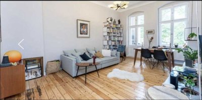 Geschmackvolle, ruhige & helle  2-Zimmer-Wohnung mit Balkon