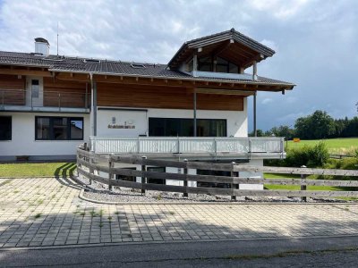 Exclusive 4-Zimmer DG-Wohnung,  mit Loggia und Bergblick in Prutting, Kreis Rosenheim