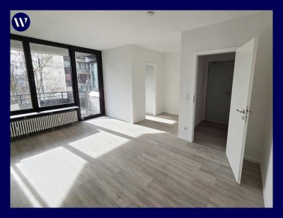 Renovierte 2-Zimmer-Wohnung mit neuem Boden, neuen Wänden, Balkon, Walk-In-Dusche, Aufzug