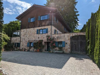 Geräumiges, preiswertes 7-Raum-Einfamilienhaus mit geh. Innenausstattung