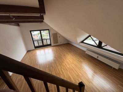 Helle zweigeschossige 2 1/2 Zimmer Wohnung in Waldtrudering