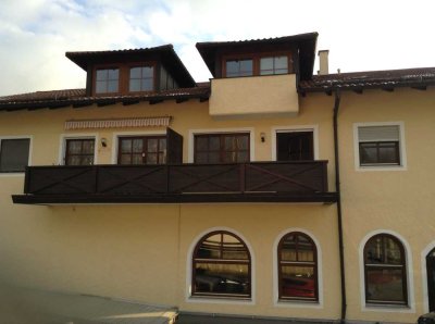 Gepflegte 1-Zimmer-Wohnung mit Balkon und Einbauküche, Zentralheizung, Bad Griesbach.