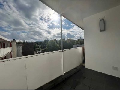 Gepflegte vollmöblierte 2 Zimmer Wohnung mit 2 Balkonen in zentraler Lage  Aachen