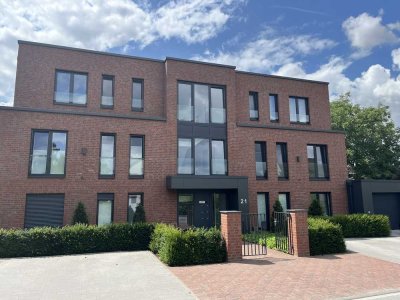 Exklusive Penthouse-Wohnung mit vier Zimmern sowie 2 Balkonen und Einbauküche in Oelde