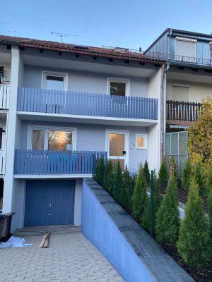 ruhiges und modernisiertes 5 Zi-RMH mit Garage//Dachstudio