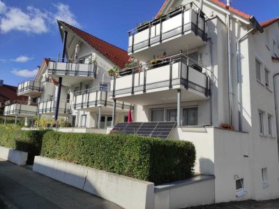 4-Zi.-EG-Whg. mit großem Garten, Terrasse, Balkon & 2 TG-Stellplätzen in Leonberg-Eltingen