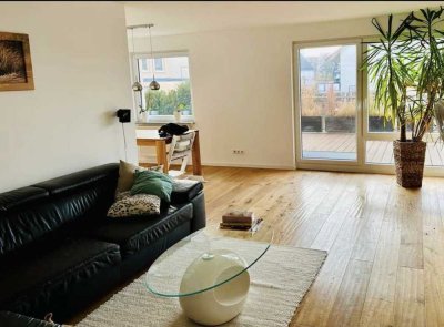 Wunderschöne 4,5-Zimmer Wohnung mit Garten und Terrasse