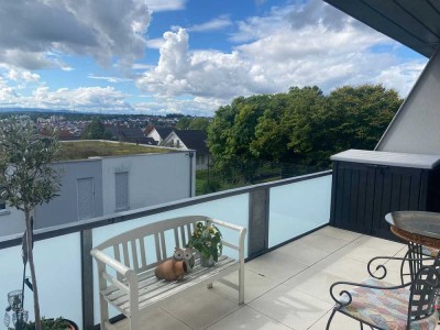 Sonnendurchflutete Dachterrassenwohnung mit herrlichem Blick auf die Schwäbische Alb