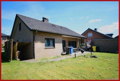 Einfamilien-Generationenhaus, saniert mit großem Grundstück