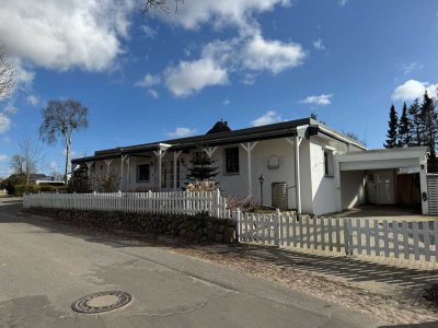 Ansprechender Flachdachbungalow mit viel Wohnraum