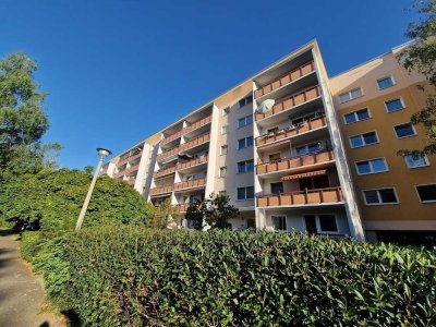 **FAMILIEN WILLKOMMEN**4-Zimmer-Wohnung // Balkon // 2.Etage // Bad mit Wanne // ab sofort