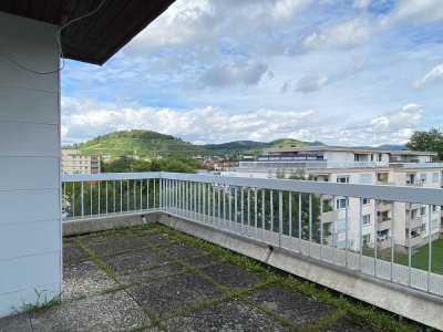 Gemütliche 3,5-Zimmer-Dachgeschosswohnung mit großer Terrasse und herrlichem Ausblick in Metzingen