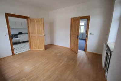 Schöne 2-Zi.-Altbau-Wohnung mit Wohnküche in Hausham