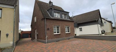 Einfamilienhaus 3 Zimmer + Garten + Garage + Stellplatz + EBK in Bedburg Kirchherten Bedburg