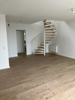 Top sanierte Wohnung : attraktive 2,5-Zimmer-Wohnung mit Balkon in Solingen
