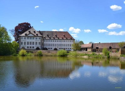 Wunderschöne, große und helle 4/5-Zimmer-Wohnung im Schloss