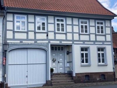 Denkmalgeschütze Stadtvilla in Dassel mit gehobener Innenausstattung, vollständig möbliert.