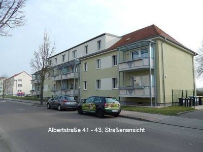 Wohnen in Markranstädt - Großzügige 3-Raum Dachgeschoss mit Einbauküche