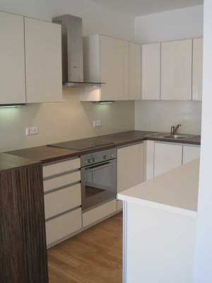 5 Zimmer, 2 Bäder,  GWC,  Reihenhaus   (gehobene. Ausstattung, schicke EBK) im Süden v. Leipzig
