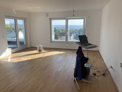 Exklusive 2-Zimmer Penthouse-Wohnung im 6. OG mit Balkon in Klarenthal