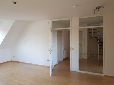 Helle 3-Zimmer Maisonette-Wohnung mit Balkon in Heddesheim